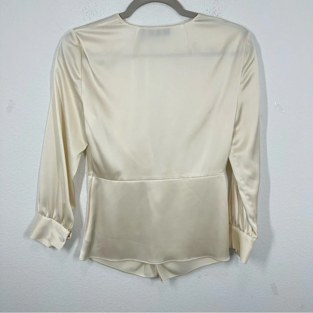 Theory Cream Satin Twist Front Romantic Blouse Size 0 Date Night Anniversary - Picture 9 of 9
